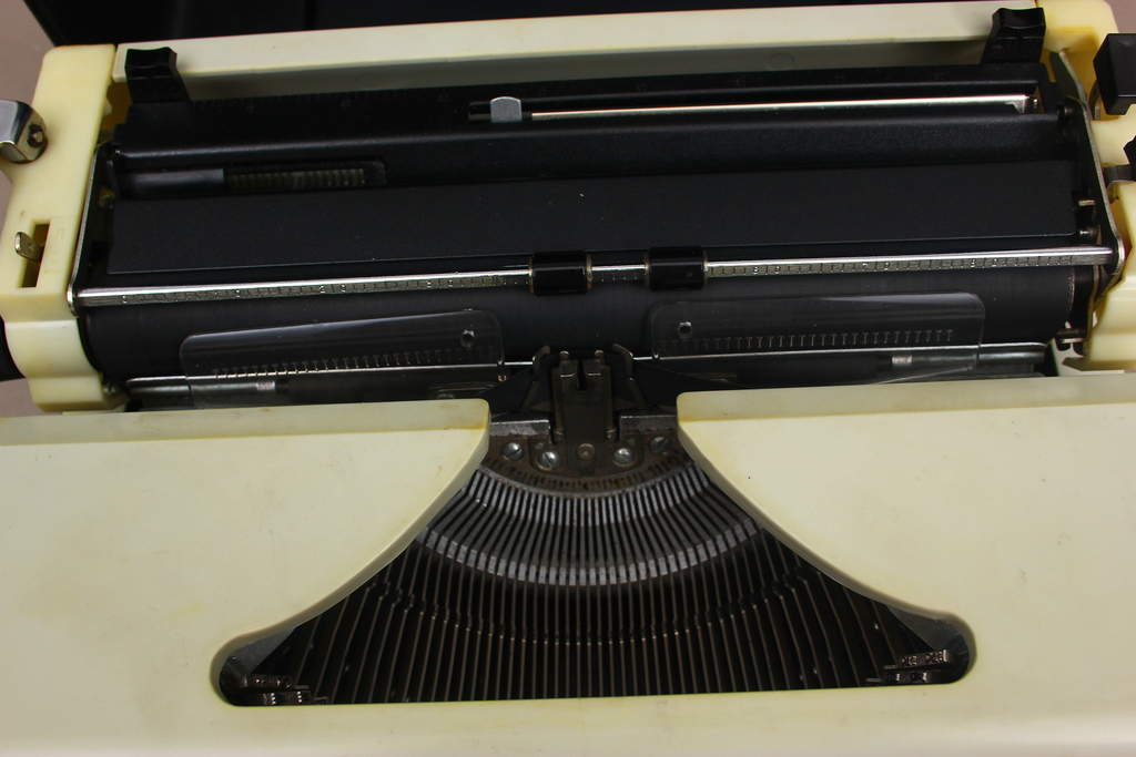 Пишущая машинка 