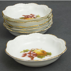 Porcelain plates (6 pcs)