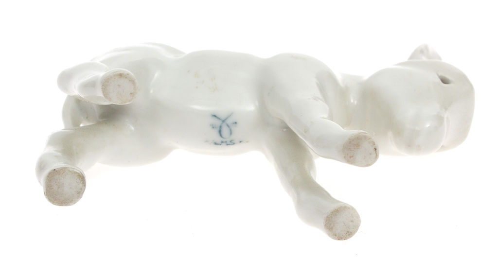 Porcelain figurine 