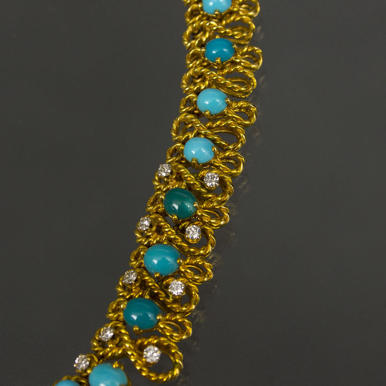 Gold necklace with diamonds and turquoise
