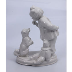 Porcelain figurine 