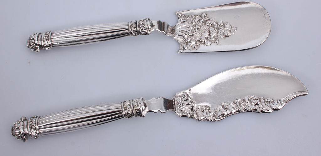 Set of silver dessert accessories 2 pcs.