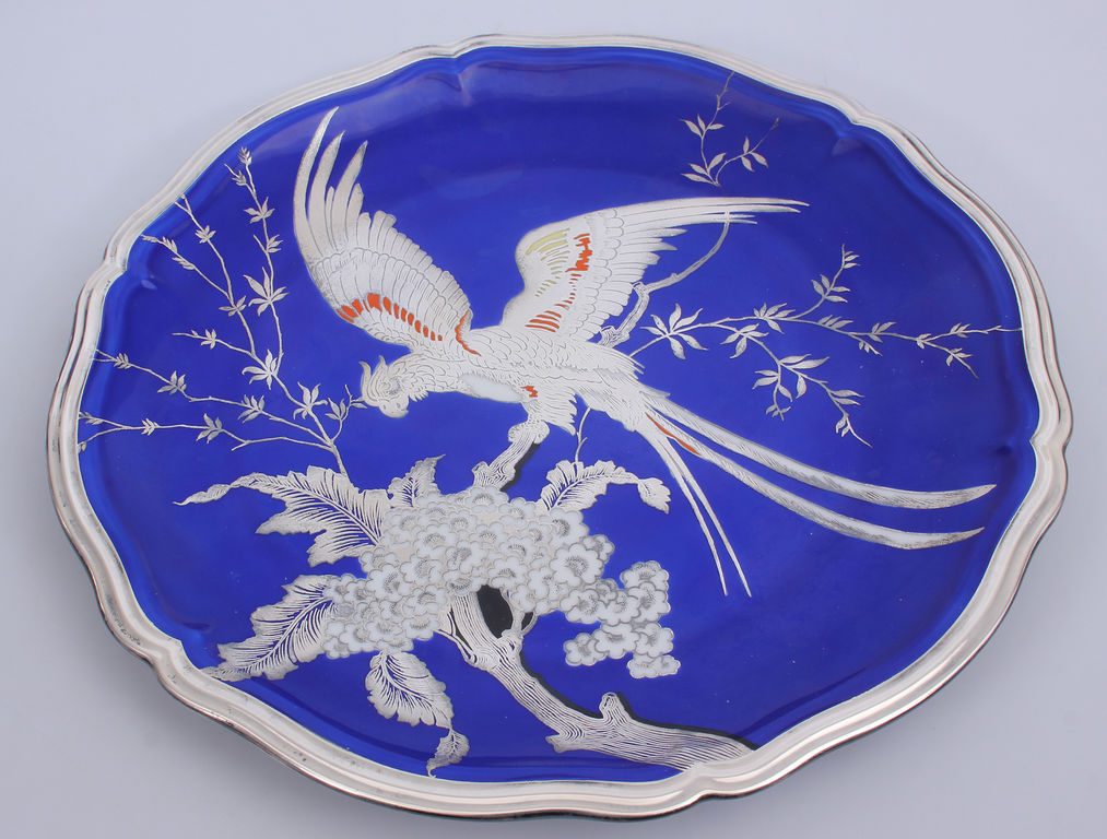 Porcelain plate with silver 