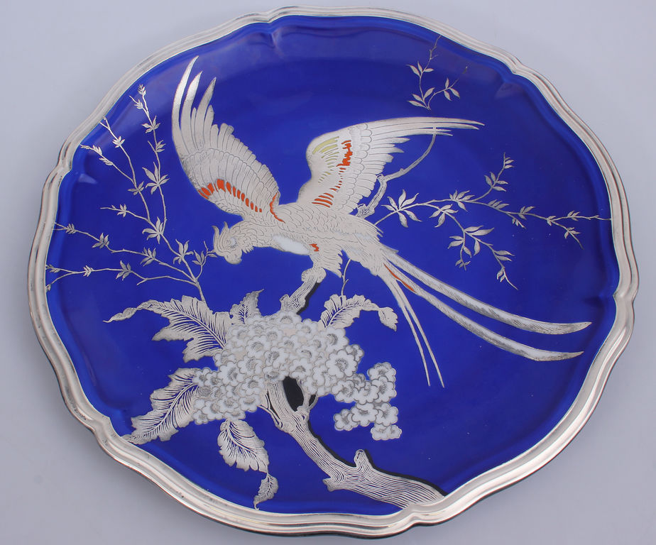 Porcelain plate with silver 