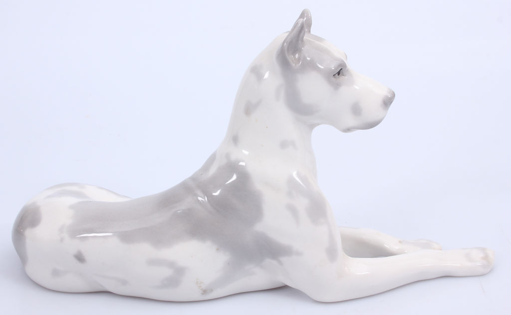 Porcelain figurine 