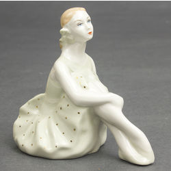 Porcelain figurine 