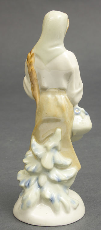 Porcelain figurie 