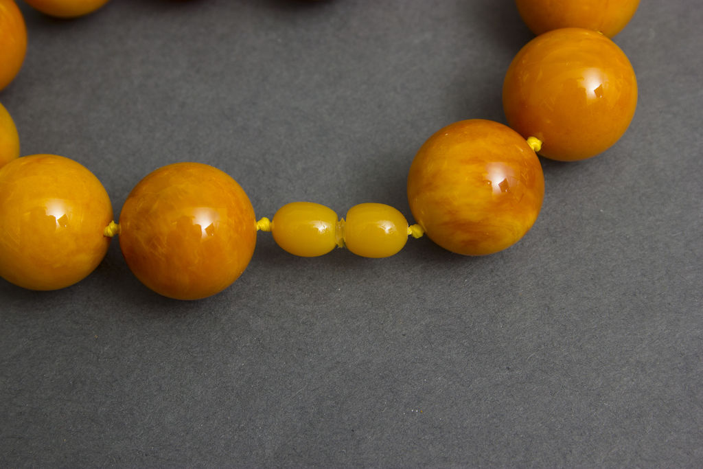 Pressed amber beads, 83 g