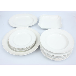 Porcelāna servējamo trauku komplekts 15 gab. - 6 pusdienu šķīvji, 1 zupas šķīvis, 4 dažādi servējamie trauki, 5 mazie šķīvji 
