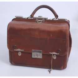 Doctor leather case