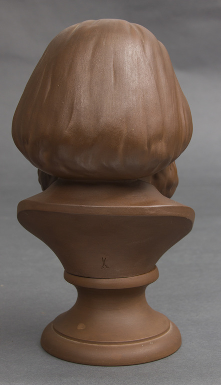Ceramic bust 