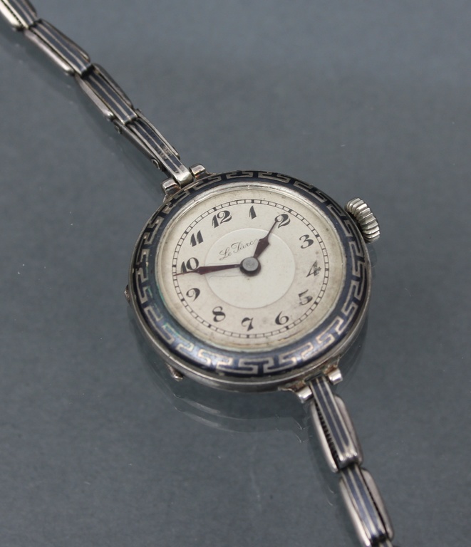Серебряные часы LePare