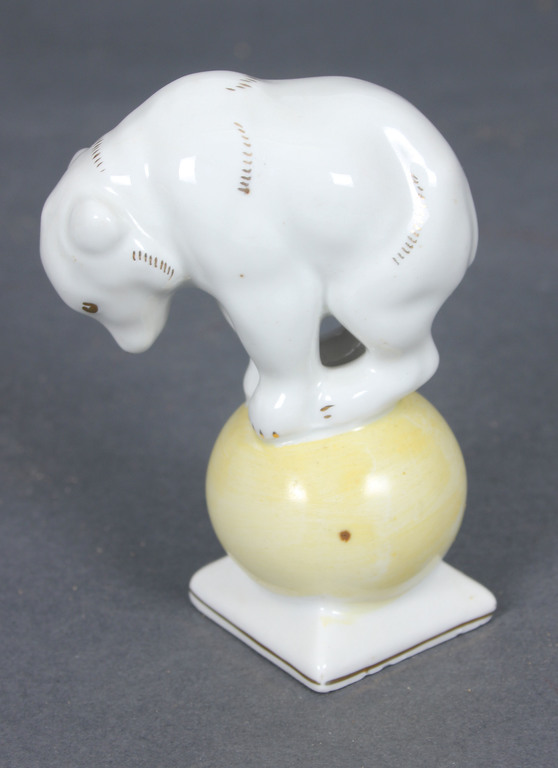 Porcelain figurine 