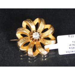 Art Nouveau gold brooch with diamond