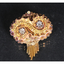 Gold brooch in neo-rococo style from red and yellow gold