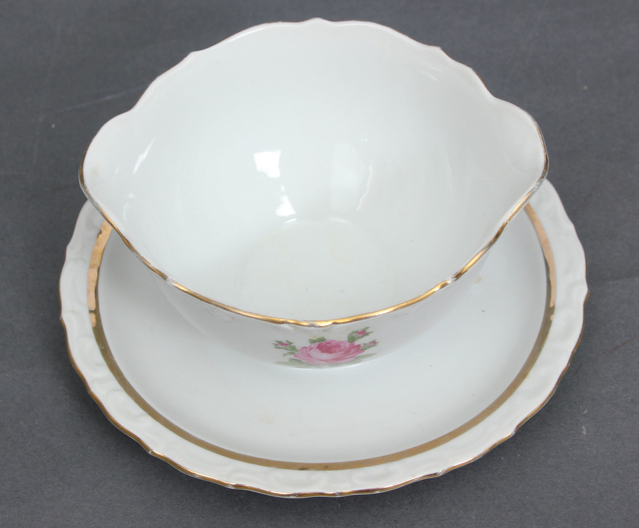 Porcelain serving dish 