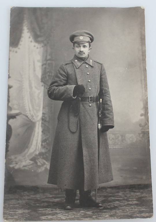 Salonfoto- Strēlnieku pulka virsnieks. 1. Pasaules kara laiks
