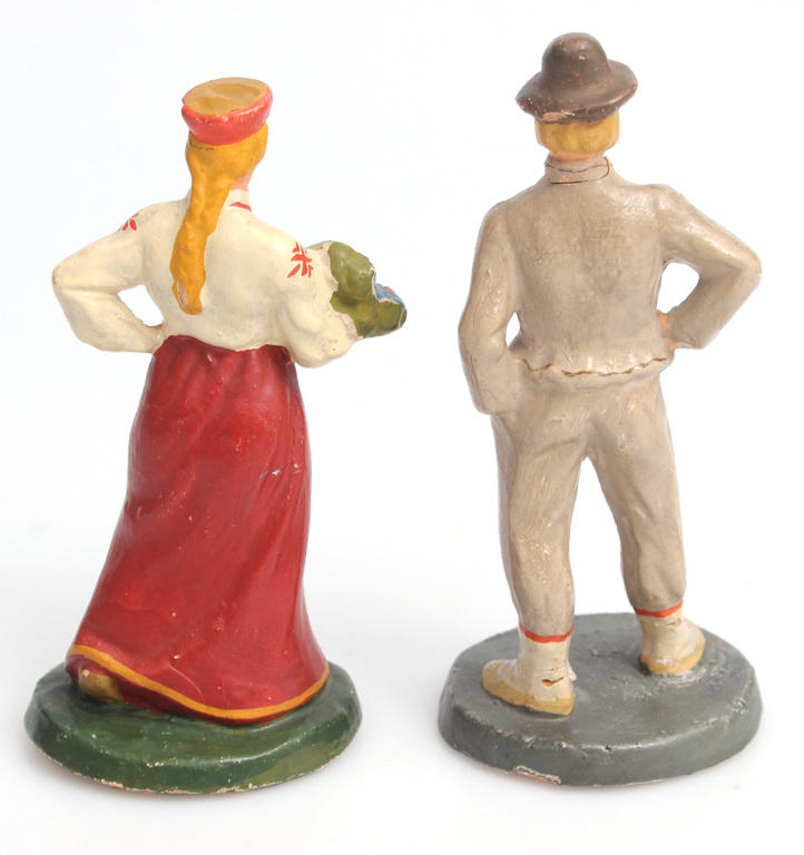 Ceramic figurines 