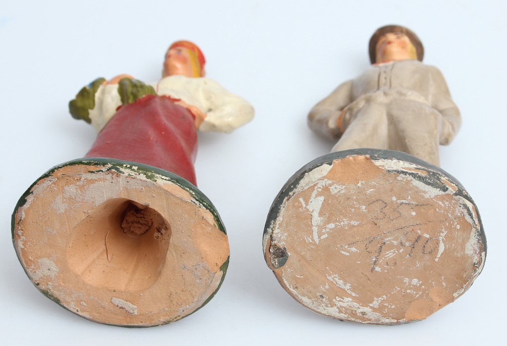 Ceramic figurines 