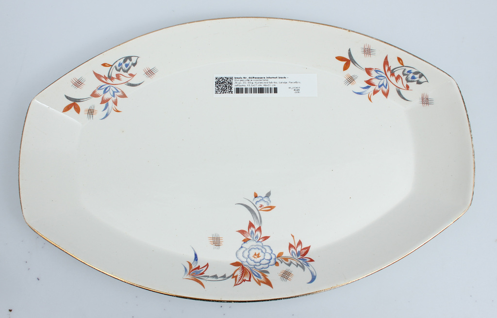 Two porcelain baking plates