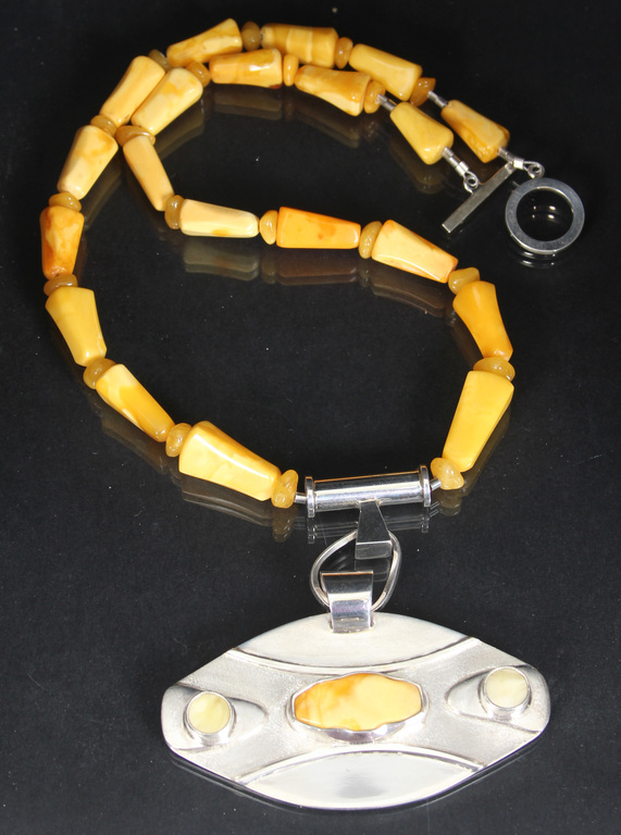 Silver necklace with Baltic Sea amber