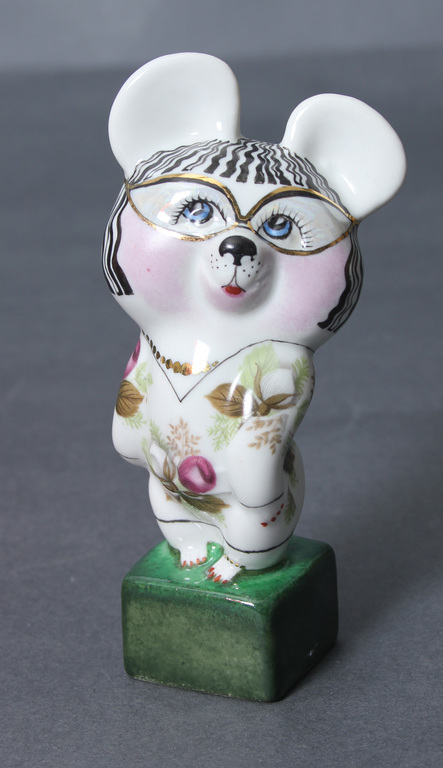 Porcelain figure 