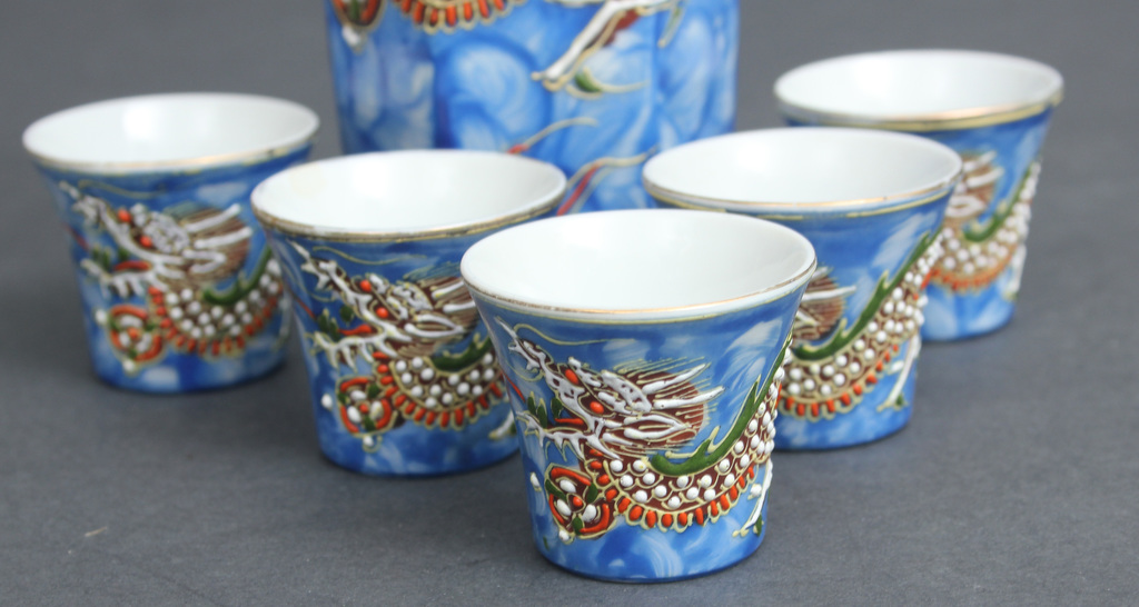 Porcelain set - Decanter with five glasses