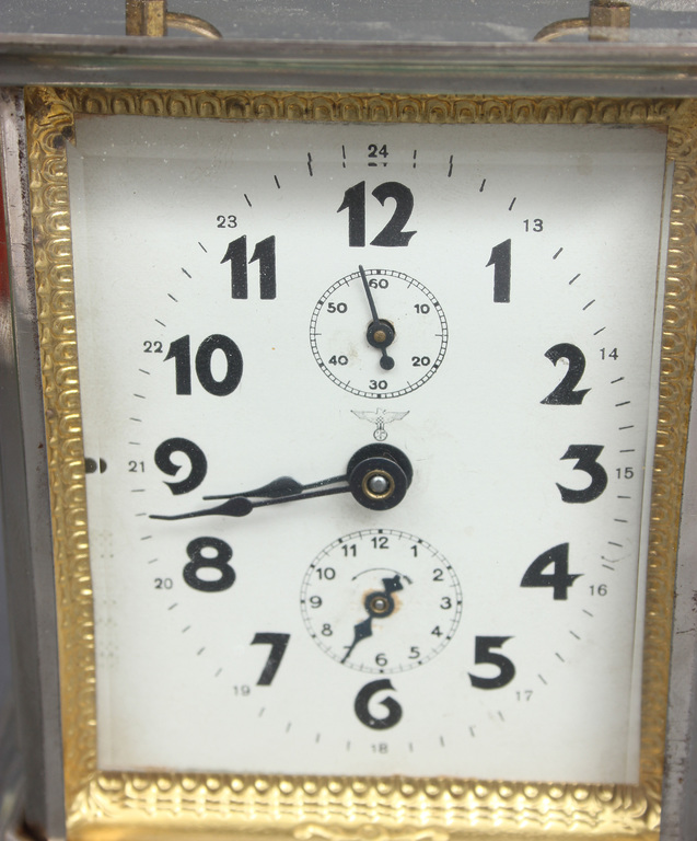 Table clock with music