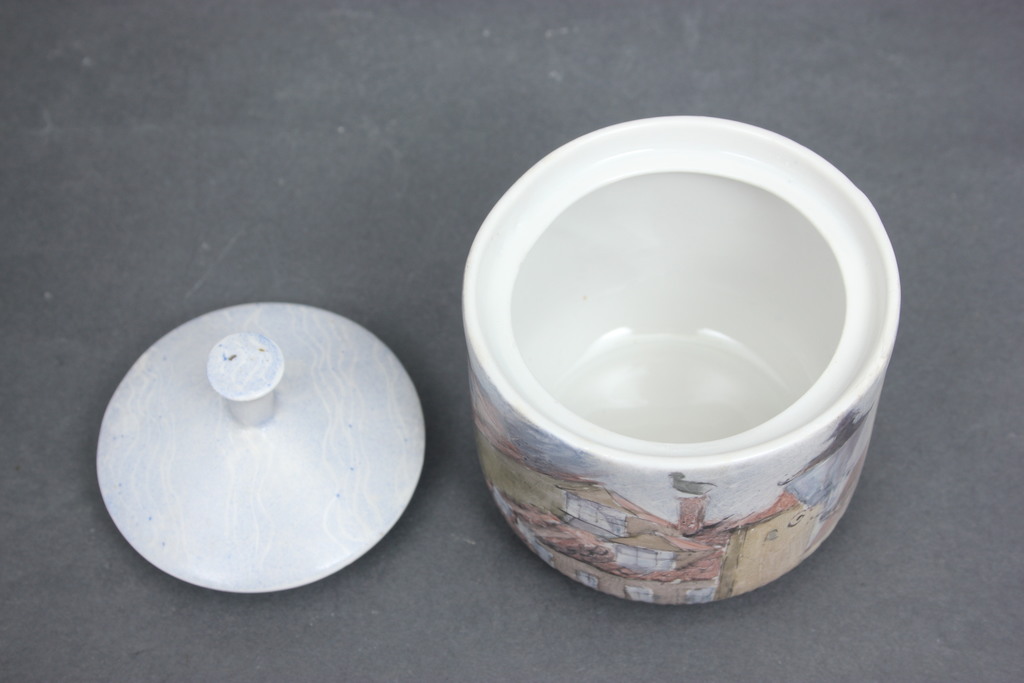 Porcelain sugar bowl 