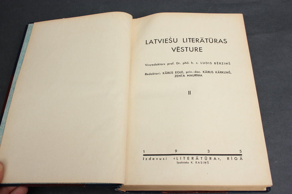 Latviešu literatūras vēsture (2 gab. - 1., 2.sējums)