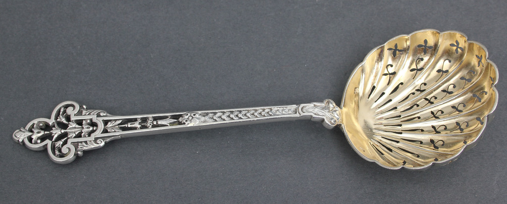 Silver tea strainer / spoon