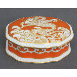 Porcelain case with a lid for jewelry storage