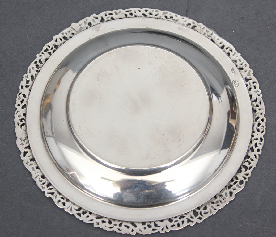 Серебряные тарелки (5 штук)