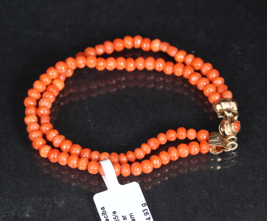 Children's bracelet with coral