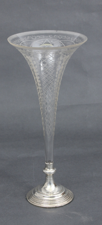 Engraved glass vase with silver finish