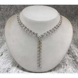 White gold necklace with 146 diamonds