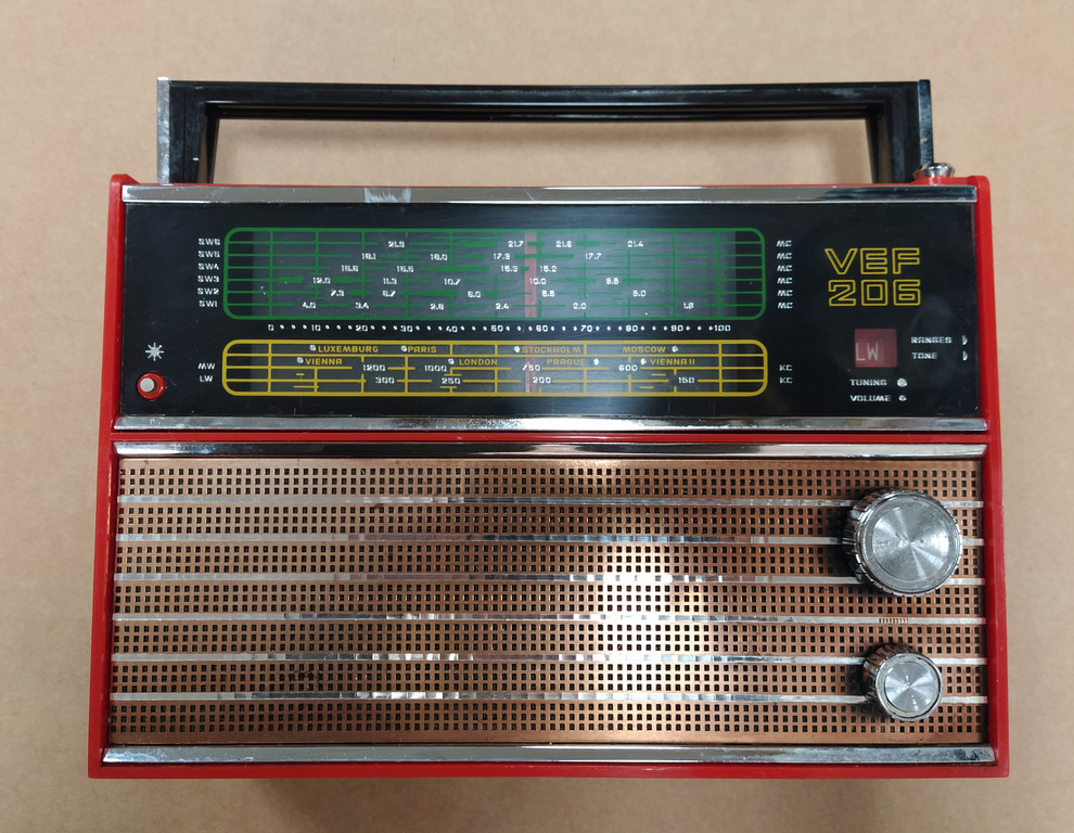 Radio aparāts VEF 206