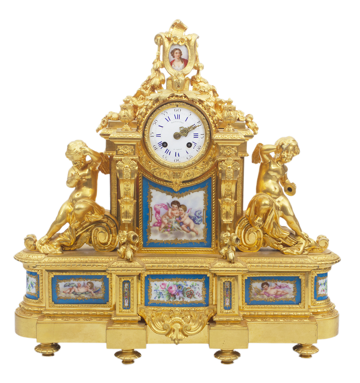 Fireplace clock with candlesticks