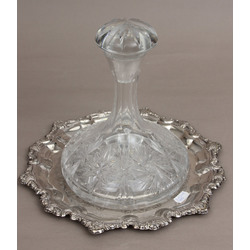 Glass decanter with metal tray