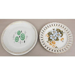 Porcelain plates 2 pcs.