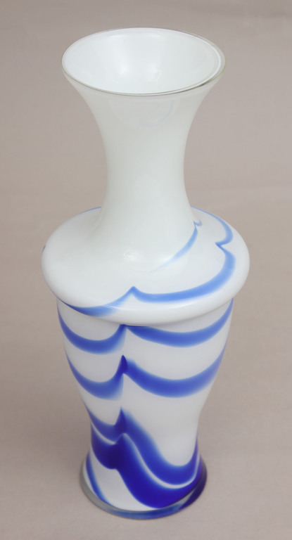 Glass vase