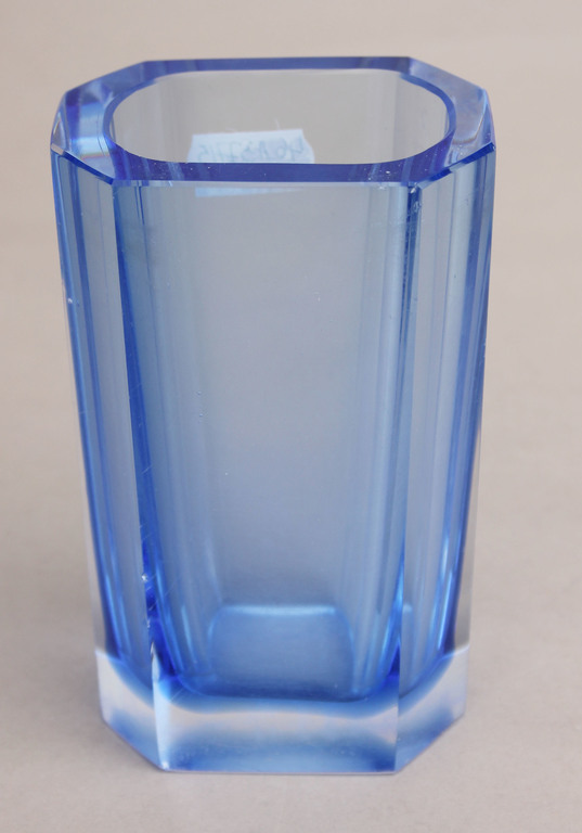 Синяя стеклянная посуда для карандашей