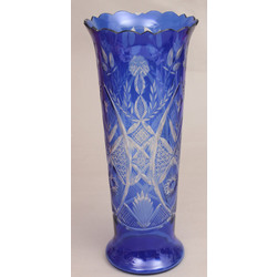 Цветная синяя стеклянная ваза