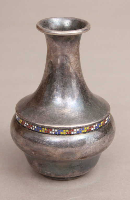 Alpaca vase with enamel