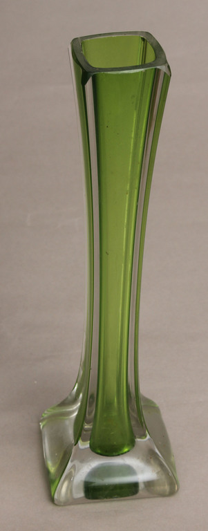Zaļā stikla vāzīte