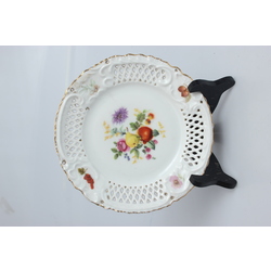 Porcelain plate