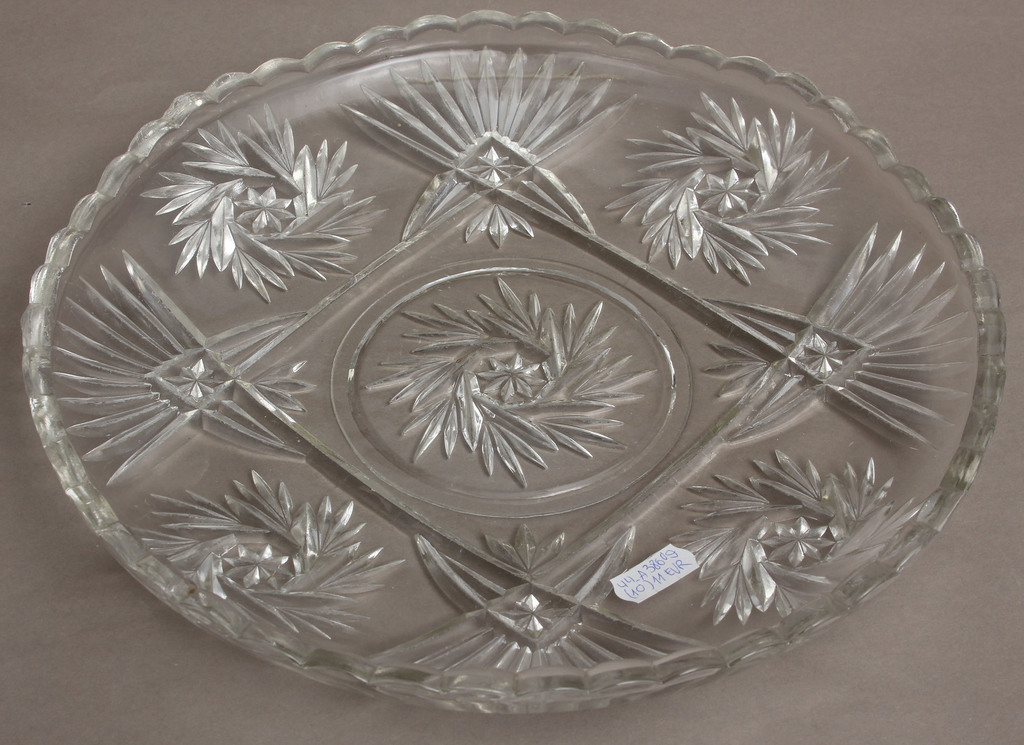 Crystal serving bowl with silver finish