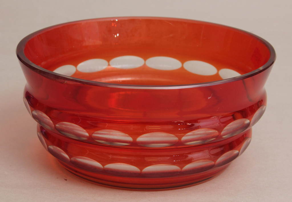 Glass fruit bowl