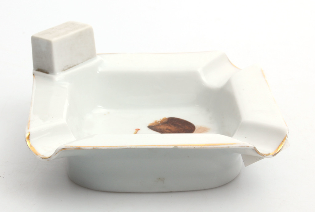 Porcelain ashtray 