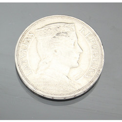 Silver 5 lats coin